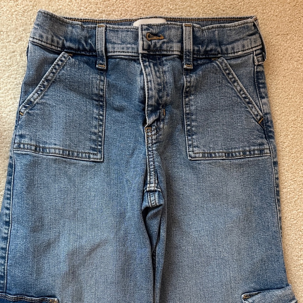 Abercrombie Kids high rise, wide leg cargo jeans with pockets 11/12 LONG